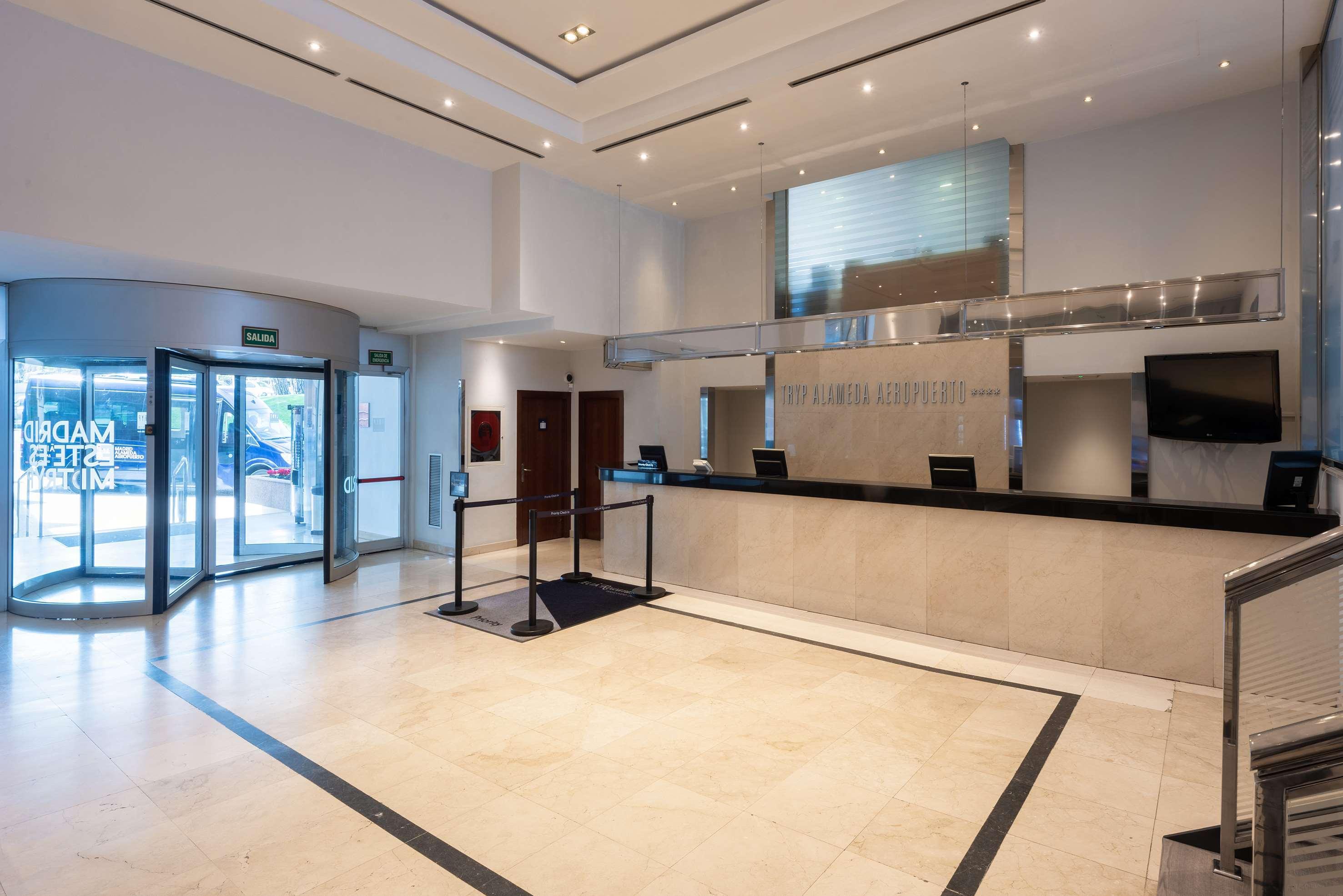 Hotel Madrid Alameda Aeropuerto, Affiliated By Melia Exterior photo